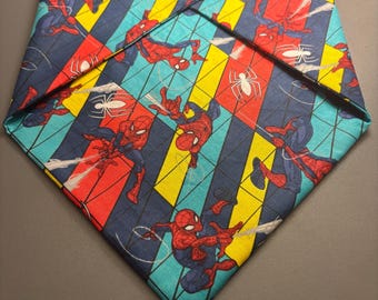Bandana per cani con chiusura a scatto di Spiderman