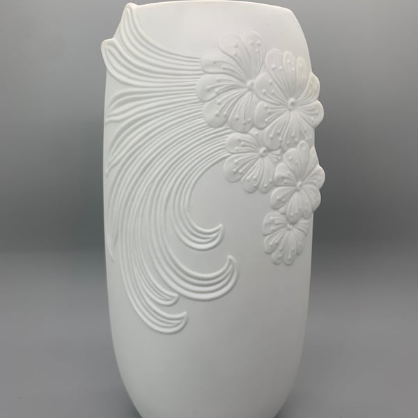 Vintage White Floral Kaiser Vase