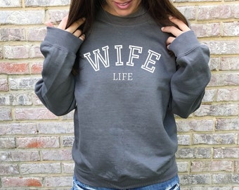 BRIDE Crewneck Sweatshirt, Bride Sweatshirt, Bachelorette Sweatshirt, Gifts For Her, Honeymoon Sweatshirt, Bridal Sweatshirt