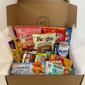World Treats Curated Gift Box from Asia and Europe for Foodie and Travel Enthusiast Birthday Christmas Thanksgiving Anniversary