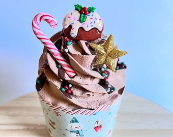 Fake Christmas Pudding Cupcake