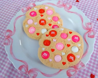 Fake Valentine Chocolate Chip Cookies | Fake Valentine Cookies | Fake Chocolate Chip Cookies | Faux Chocolate Chip Cookies |