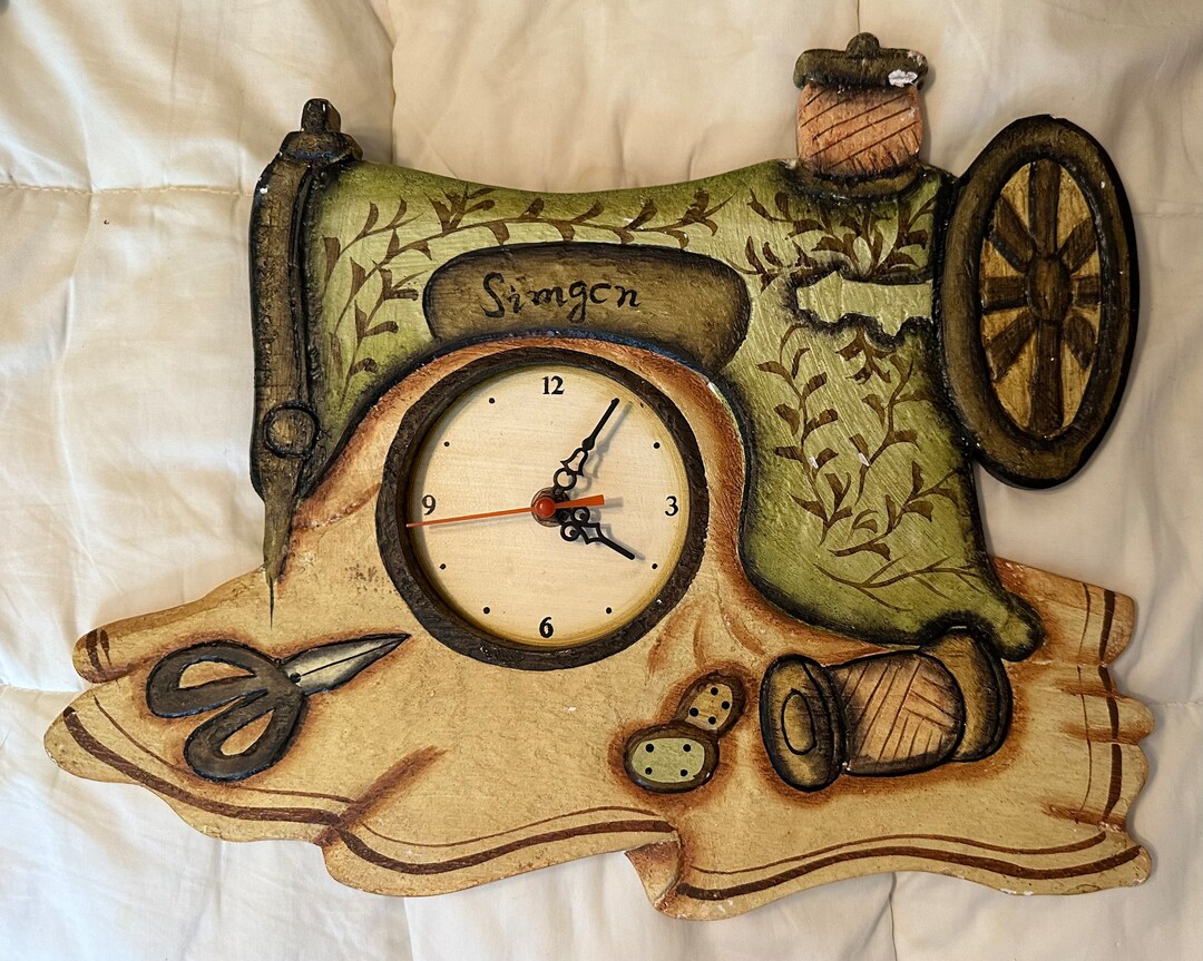 Adorable Vintage Sewing Machine Clock Etsy