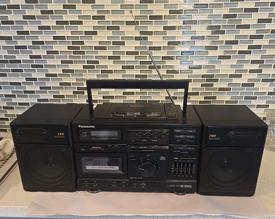 Panasonic RX-DS620 Portable Stereo CD Cassette Am/fm Radio Boombox