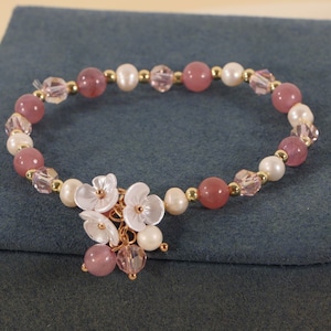Freshwater Pearls & Strawberry Crystal Bracelet with Shell Flower Pendant,Women Dainty Friendship Bracelet