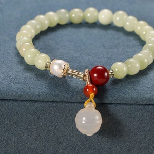 Jade Beaded Bracelet with Serpentine Jade Pendant