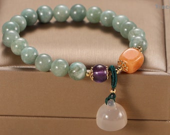 Vintage Jade Green Gemstone Bracelet with Pendant