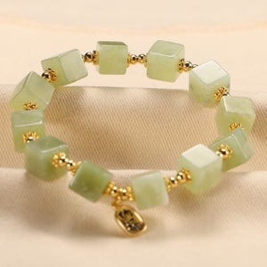 Natural Jade Bracelet: Gemstone Friendship Bracelet for Women