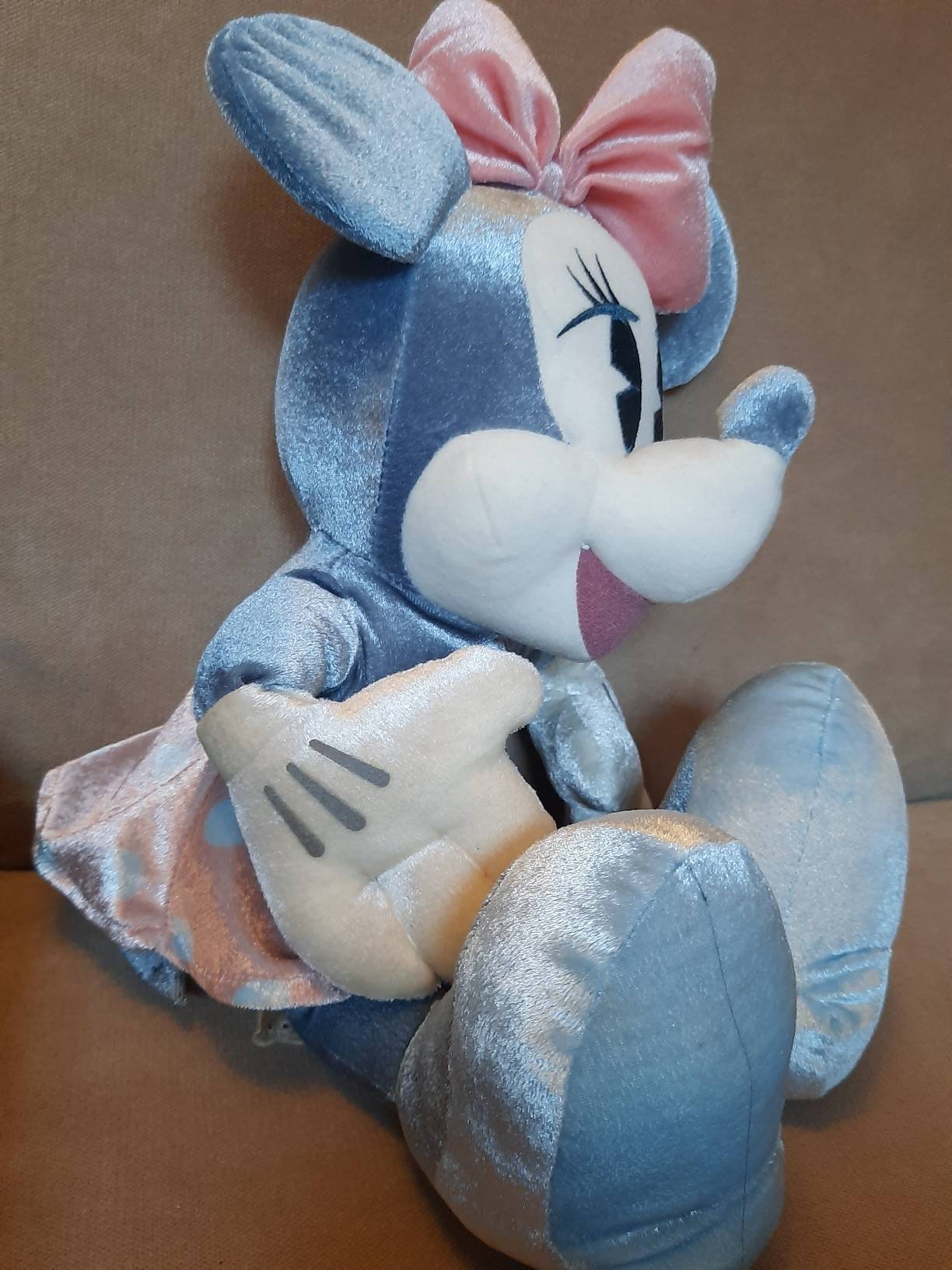 1999 Sega Vintage Minnie Mouse Disney 18jnch Silvery Blue Unique