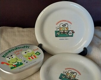 KEROKEROKEROPPI グラス＆デザートカップ 4点　ヴィンテージレトロ Four: Three 90s Kerokerokeroppi Sanrio Plates + One Tin; New