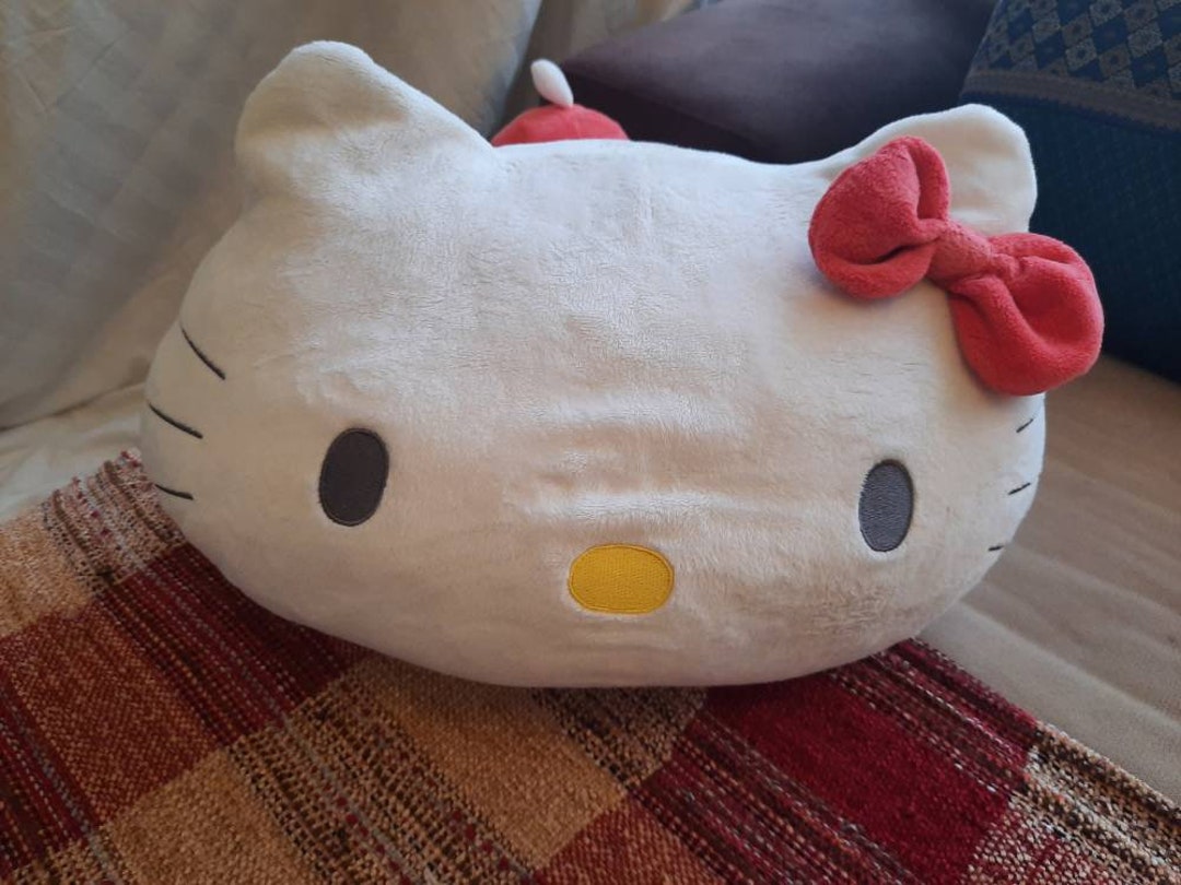 Hello kitty top pillow head