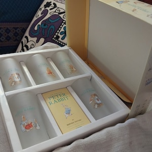 Rare: 80&#39;s Five-Piece World of Peter Rabbit by Beatrix Potter Frosted Glasses; Vintage New, box
