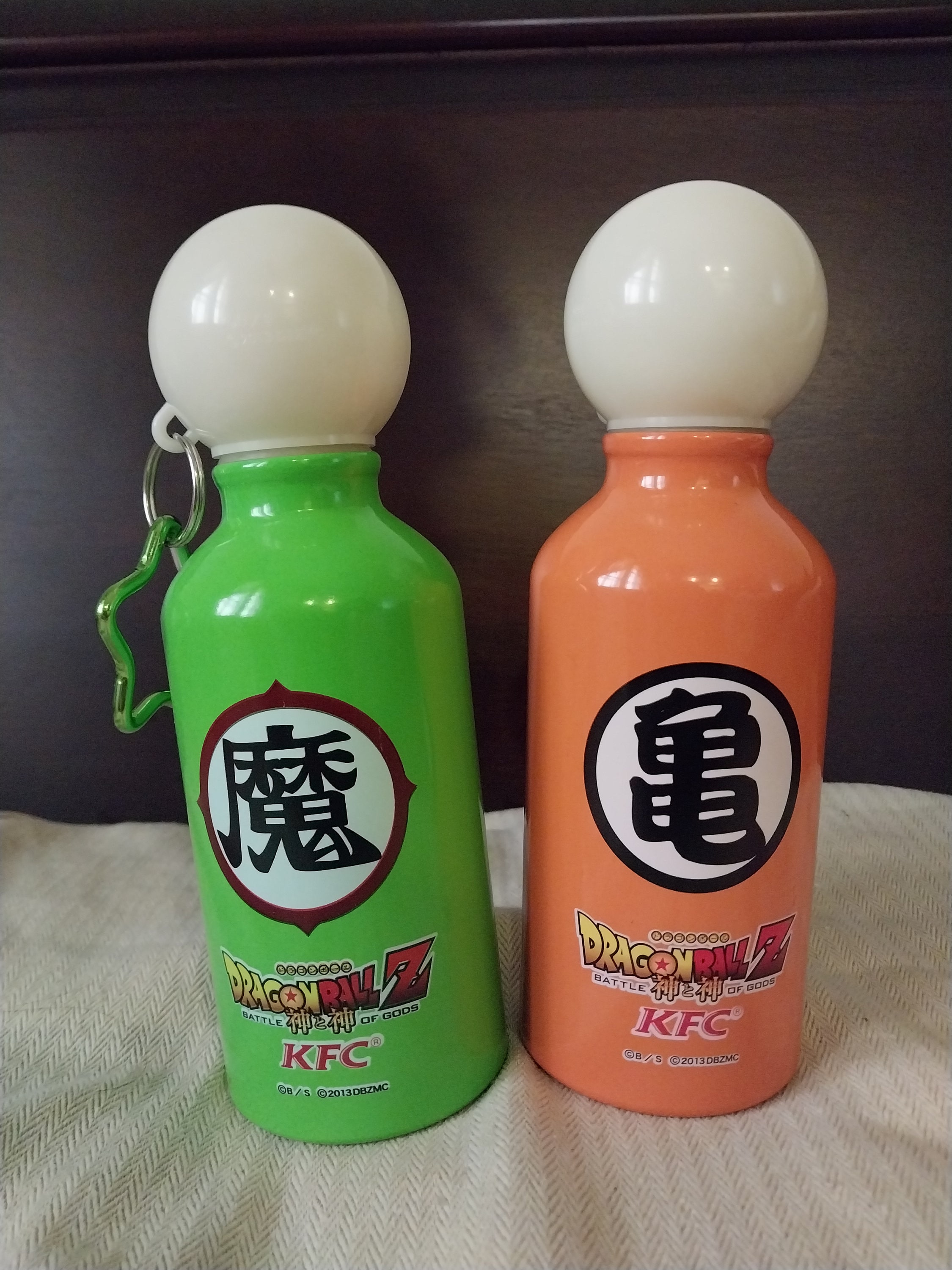 Dragon Ball Z Cell Saga Sticker Bomb Orange Throws Hand Wash Beverage Water  Bottle, 32 oz 