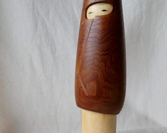 関口三作 創作木彫人形 共銘 現代の名工 伝統工芸品 日本人形 こけし 関口三作こけし (21 cm/8.3 インチ)、ヴィンテージ日本の創作木製人形
