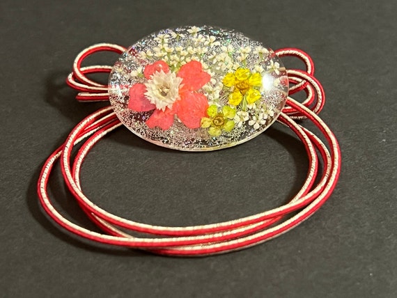 Pressed Flower Resin Hair Tie: Botanical Ponytail Holder - Etsy display picture 1