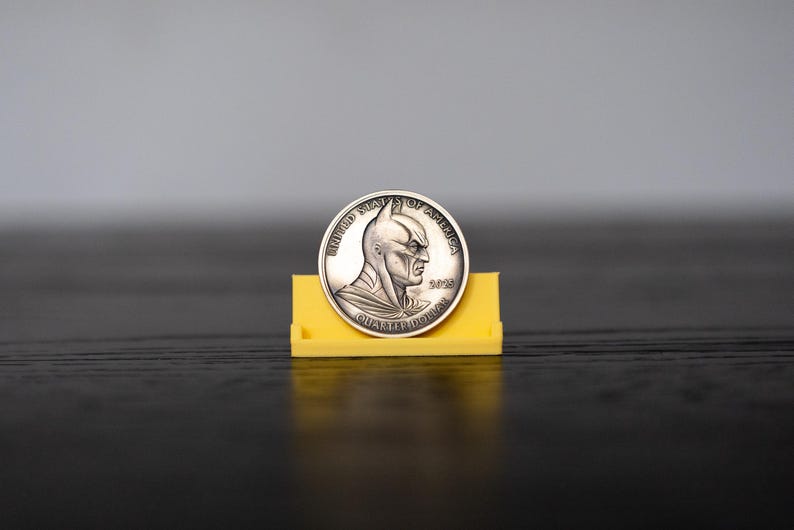 Batman Collectible Coin | 2025 Quarter Dollar Style | Dark Knight Fan Art | Gotham Superhero Challenge Coin | Antique Bronze DC Gift image 3