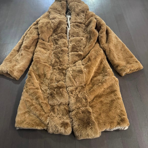 Women's faux fur coat. Available in size XXS-L