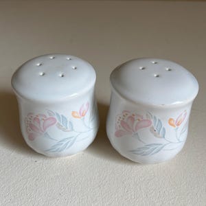 1998 Corelle Coordinates “pink trio” salt and pepper shakers