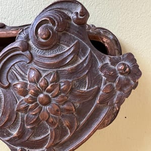 1940s Syroco ornate floral wooden trinket box