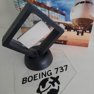 BOEING 737 Original Rumpfstück Außenhaut im Schweberahmen + Acrylplatte mit Beschriftung Flugzeug Urlaub Airline Airbus Deko