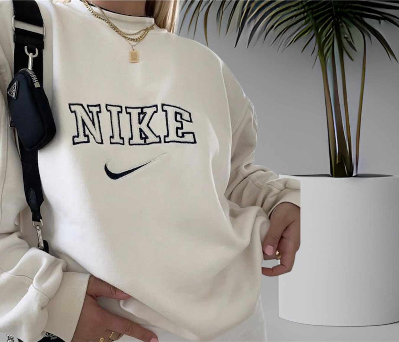 nike retro sweatshirt beige