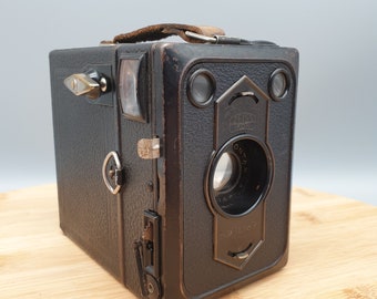 Zeiss ikon box tengor 54/2. Beautiful collectible camera. WORLDWIDE SHIPPING.