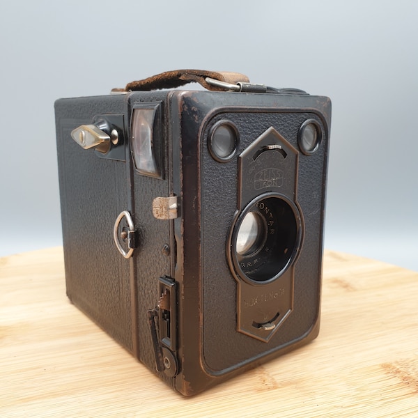 Zeiss ikon box tengor 54/2. Beautiful collectible camera. WORLDWIDE SHIPPING.