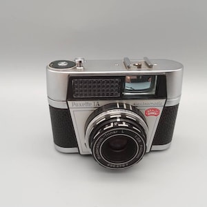 Braun Paxette 1A Electromatic camera. Very good condition. WORLDWIDE SHIPPING.