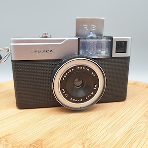Fujica SF rapid. Rare, in good condition. WORLDWIDE SHIPPING