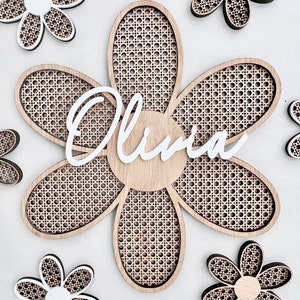 Oak Rattan Flower Daisy Wall Décor, Personalised Name Sign, Custom Wall Sign, Bespoke Name Sign Nursery Wall Décor, Personalised Baby Gift