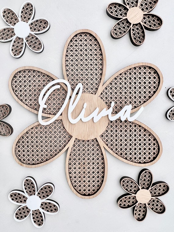 Oak Rattan Flower Daisy Wall Décor, Personalised Name Sign, Custom Wall Sign, Bespoke Name Sign Nursery Wall Décor, Personalised Baby Gift