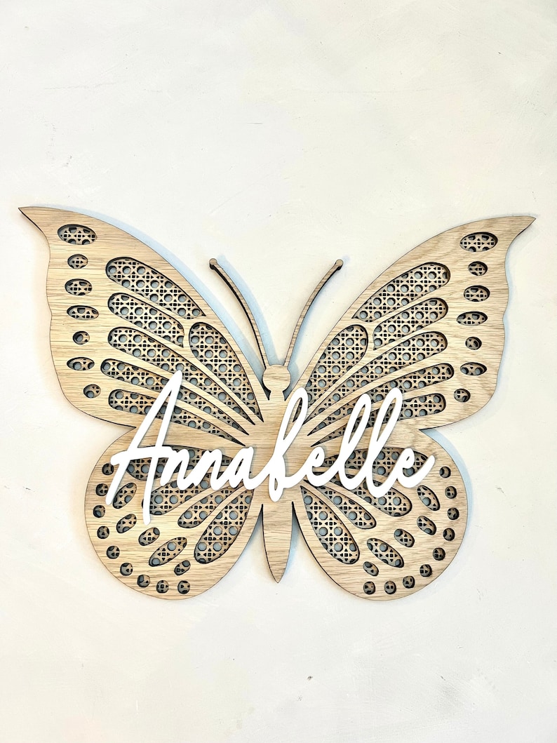 Decoración de pared de mariposas de ratán de roble, letrero personalizado con nombre de mariposa, decoración para dormitorio de niña, decoración de guardería con mariposas, regalo personalizado para niña imagen 2