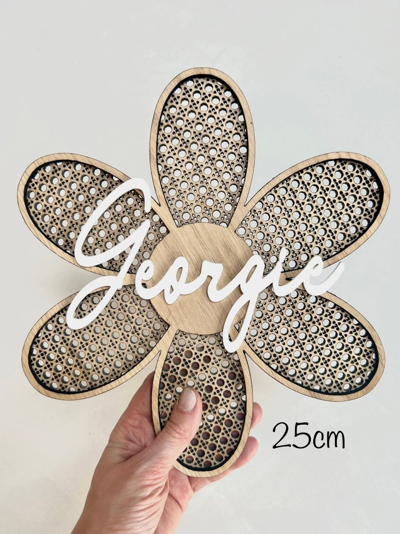 Oak Rattan Flower Daisy Wall Décor, Personalised Name Sign, Custom Wall Sign, Bespoke Name Sign Nursery Wall Décor, Personalised Baby Gift Bild 6