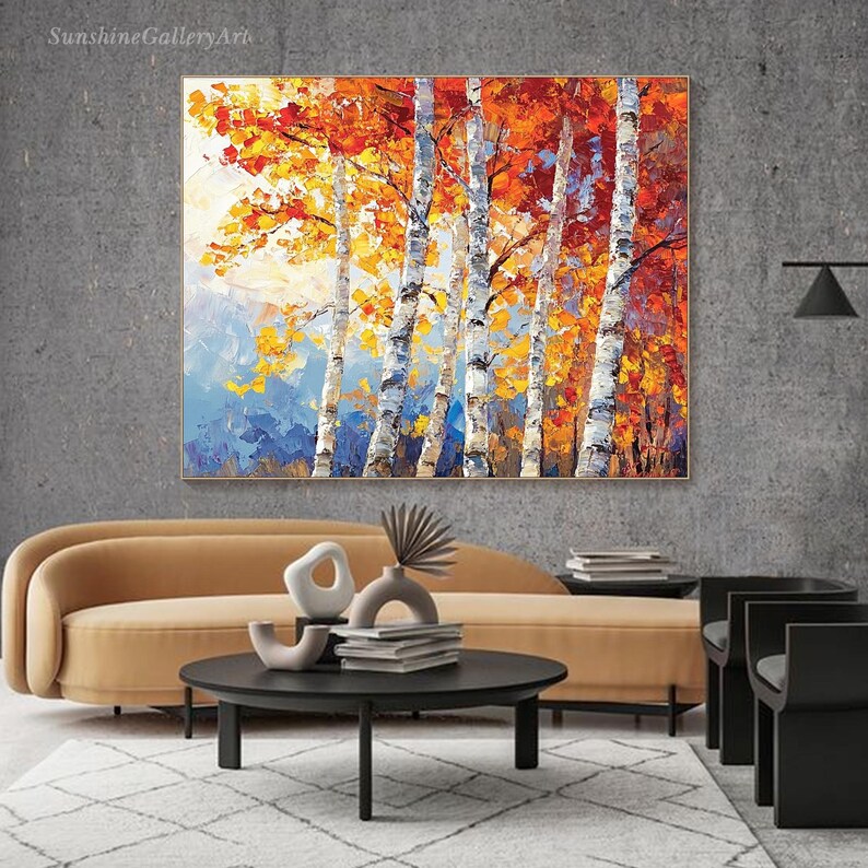 Puede incluir: Una pintura que representa una escena de bosque con abedules en primer plano y una cordillera en el fondo. Los &aacute;rboles est&aacute;n pintados en tonos de amarillo, naranja y rojo, mientras que las monta&ntilde;as est&aacute;n pintadas en tonos de azul y morado.