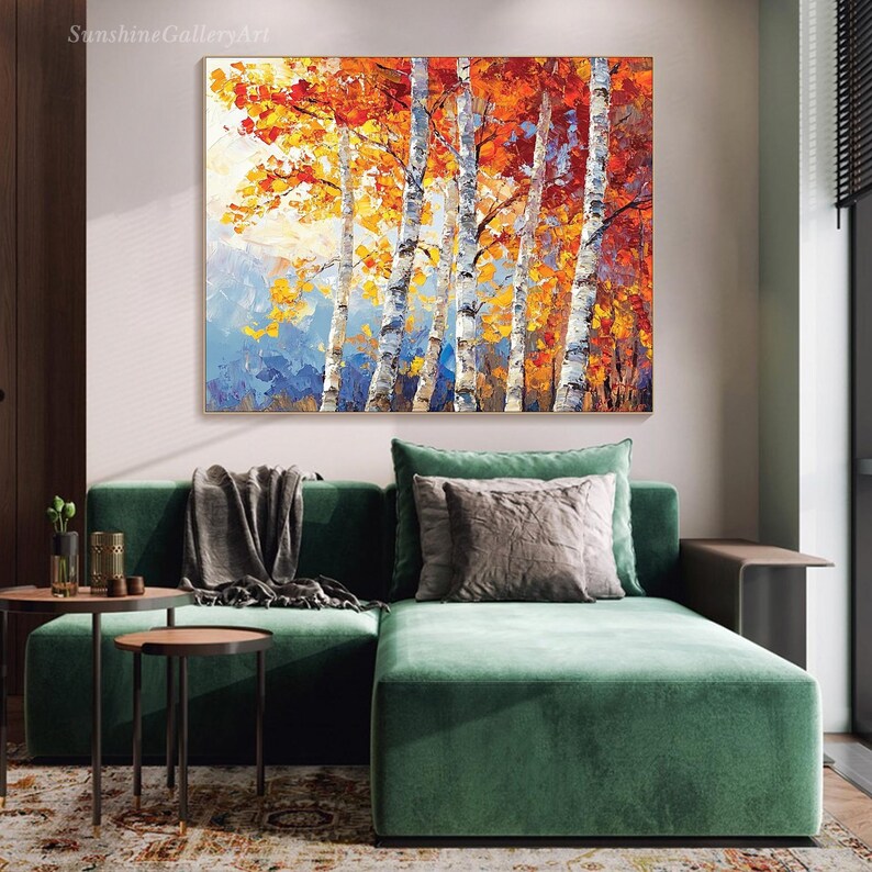 Puede incluir: Una pintura de un bosque de abedules en oto&ntilde;o. Los &aacute;rboles est&aacute;n pintados en tonos de amarillo, naranja y rojo, con corteza blanca. El fondo es un cielo azul y morado.