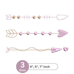 Puede incluir: Tres diseños de bordado de flechas rosas y marrones con diferentes puntas de flecha. Los diseños están disponibles en tres tamaños: 10 cm, 12,5 cm y 17,5 cm.