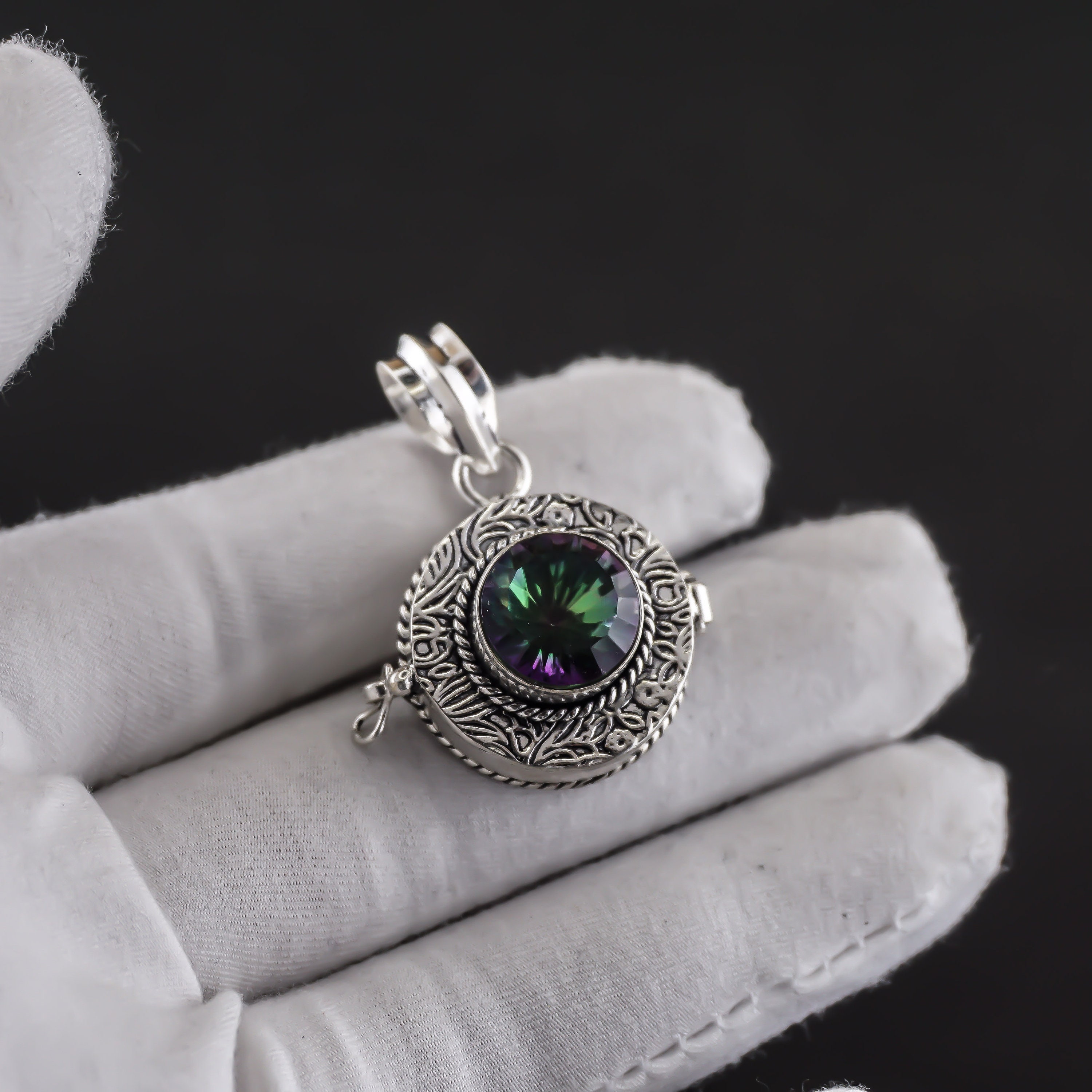【PondPhuwin】MYSTIC LOCKET Amazon.com: Moonlight Mysteries Sterling Silver Pentagram