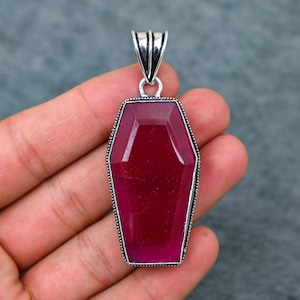 Pendentif en forme de cercueil en rubis fabriqué à la main en argent sterling 925 vintage de qualité supérieure, design unique avec un cadeau gratuit, un pendentif réglable en chaîne
