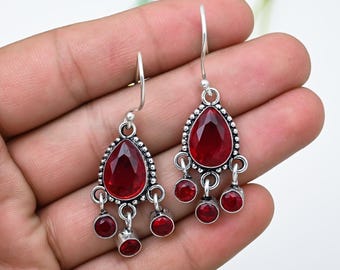 Handgefertigte Granat Kronleuchter Ohrringe Granat Silber Perlen Einstellung Roter Granat Tropfen Ohrringe Boho Schmuck Januar Geschenk einzigartiges Geschenk für Sie