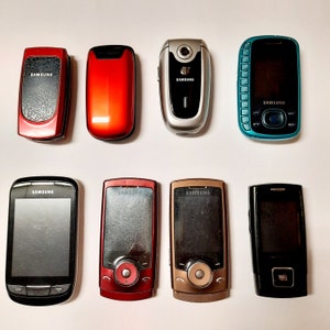 Vintage Siemens phones. Lot of 8 Siemens phones. Push-button phones for spare parts or for restoration. Vintage telephone for collection.