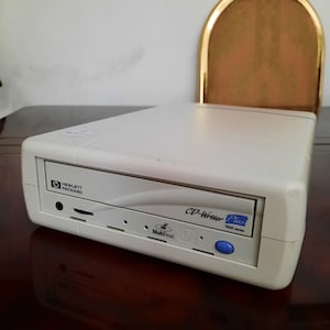Vintage Hewlett Packard C4413A CD-Writer Plus 7500 Series Untested