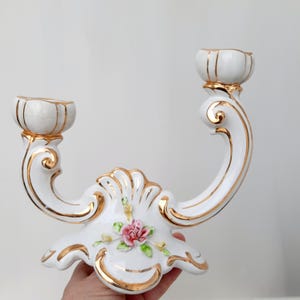 bougeoir vintage en porcelaine. Bougeoir en porcelaine par Alcobaça, Portugal. Bougeoir pour deux bougies, peint à la main. Fait main