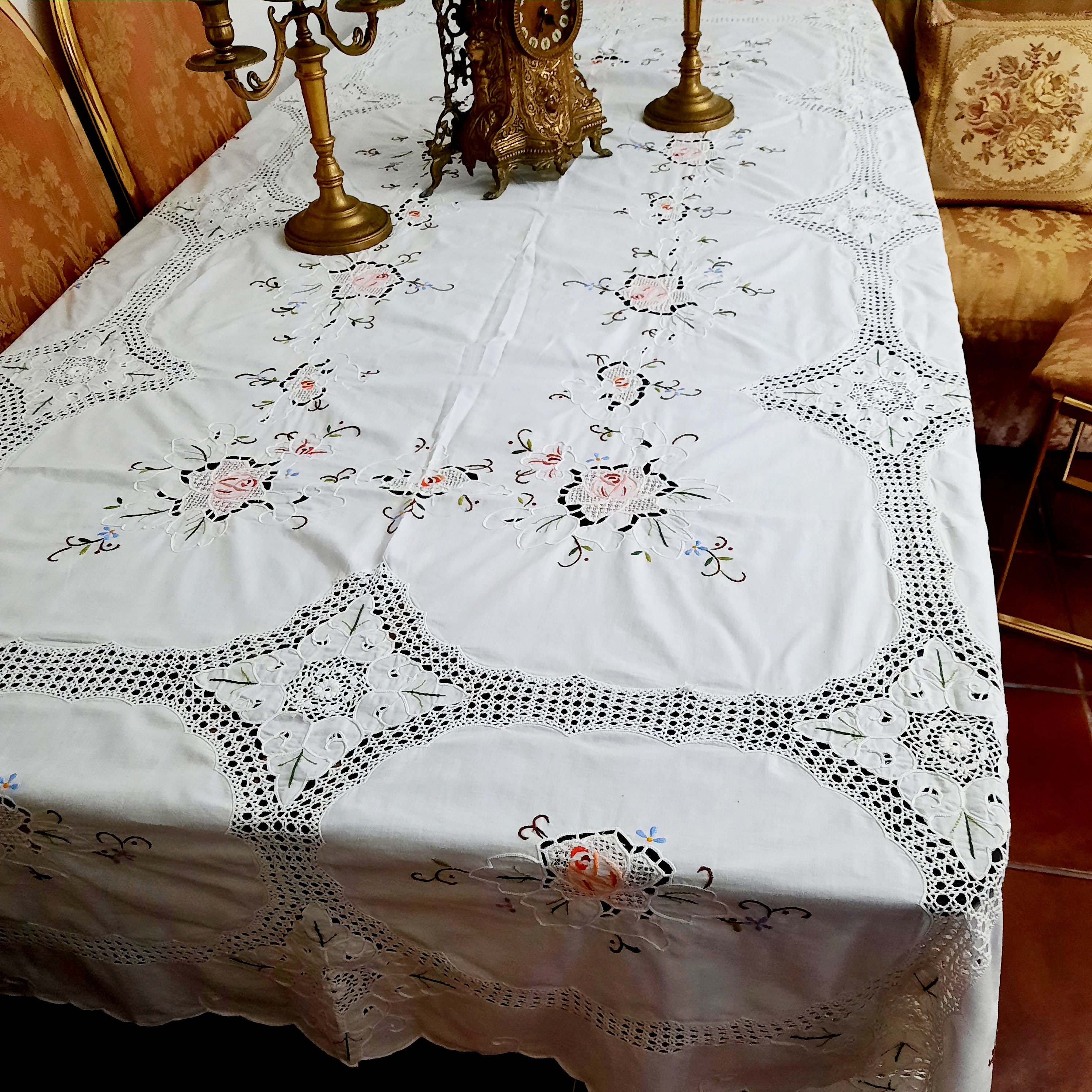 ヴィンテージ刺繍コットンテーブルクロス：ハンドメイドクロシェレース