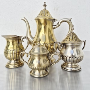 Juego de café y té vintage de latón macizo, estilo oriental de Oriente Medio.