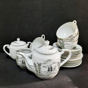 KUTANI Conjunto de chá de porcelana japonesa requintada para 6 pessoas. Gueixa. Litofania. Conjunto de chá japonês antigo e charmoso Kutani. 21 itens.Monte Fuji
