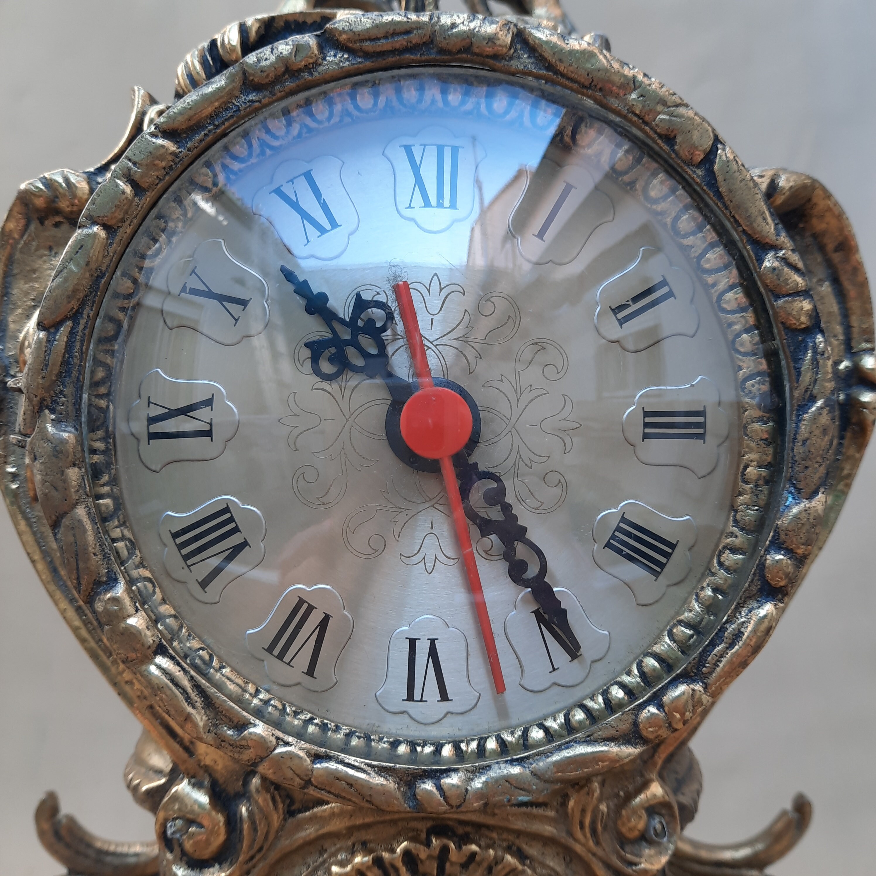 Antique Brass Mantel Clock. Antique Bronze Quartz Clock. Retro. Decor