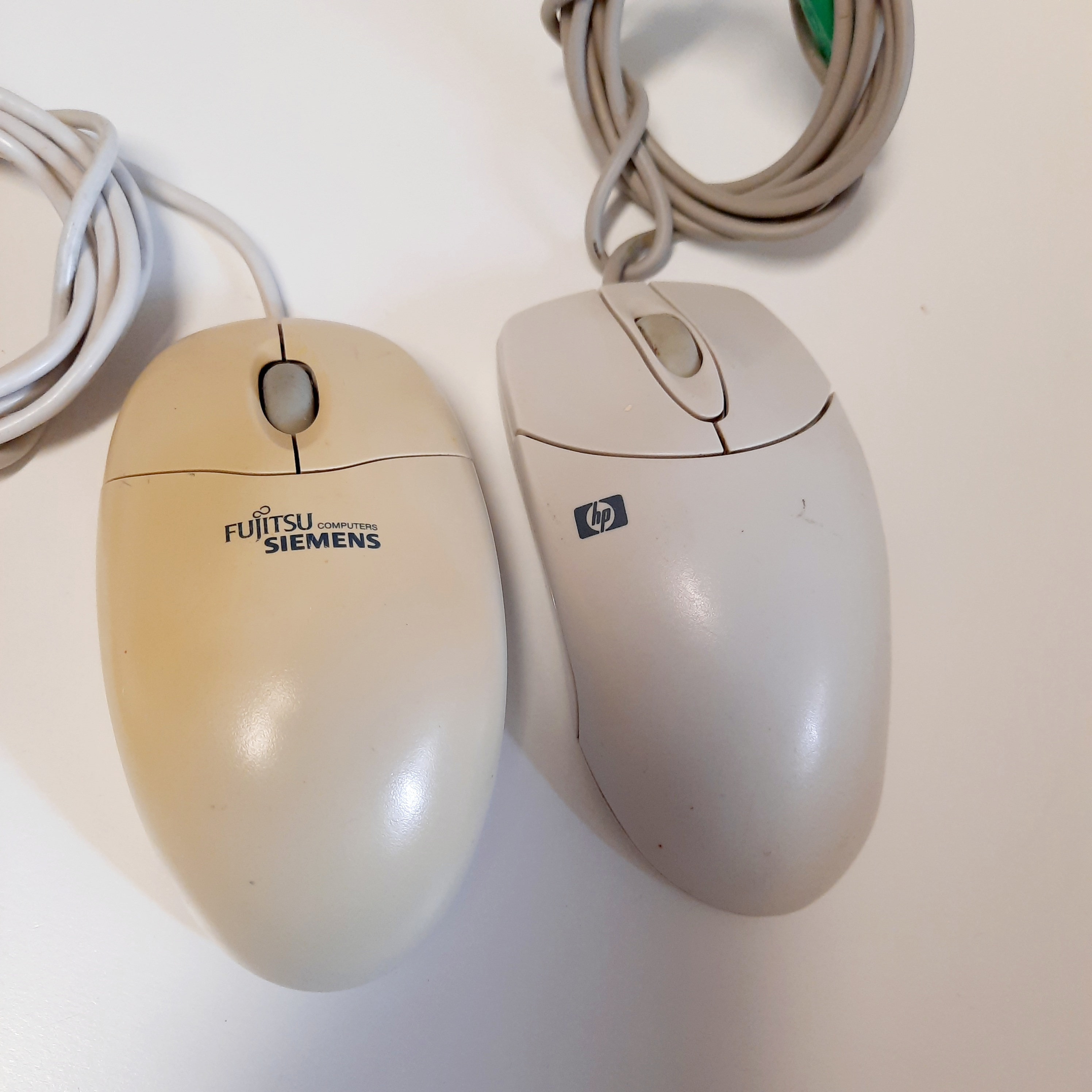 Microsoft Mouse Serial PS/2 compatible - very good condition. tested Microsoft Mouse Serial PS/2 compatible - very good condition. tested