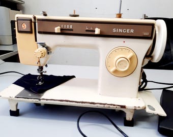 Vintage Singer 1247 Electric Sewing Machine with Pedal