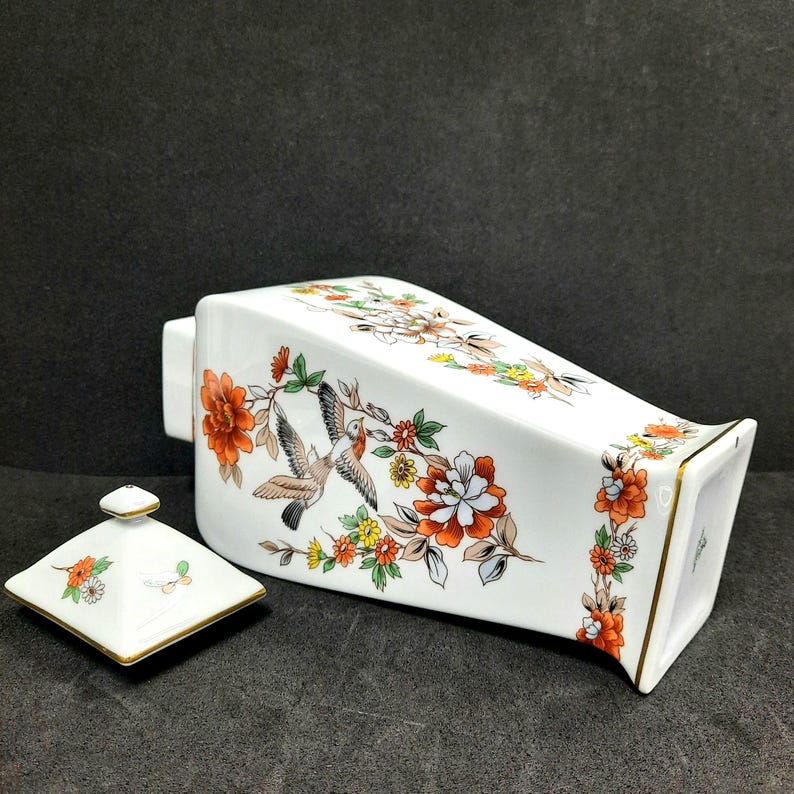 Vista Alegre Lidded Vase - Thumbnail 4