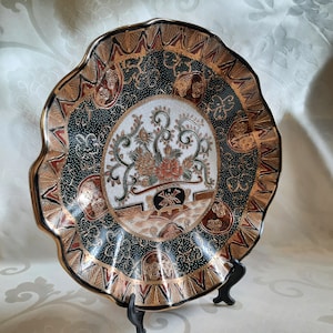 Satsuma Moriage Art Plate Japanese ceramic plate in Satsuma style. Large plate of Satsuma Moriage. Ceramics with hand painting.
